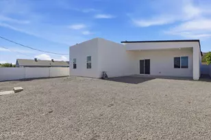 812 E Desert Dr S, Phoenix, AZ 85042 - Photo 43