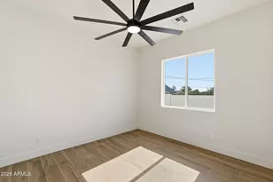 812 E Desert Dr S, Phoenix, AZ 85042 - Photo 31