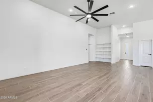 812 E Desert Dr S, Phoenix, AZ 85042 - Photo 17