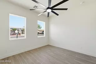 812 E Desert Dr S, Phoenix, AZ 85042 - Photo 33