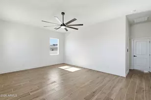 812 E Desert Dr S, Phoenix, AZ 85042 - Photo 27