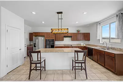 12631 W Midway Avenue, Glendale, AZ 85307 - Photo 9