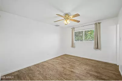 3915 W Berridge Lane, Phoenix, AZ 85019 - Photo 15