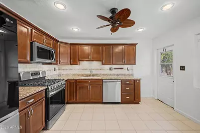 3915 W Berridge Lane, Phoenix, AZ 85019 - Photo 9