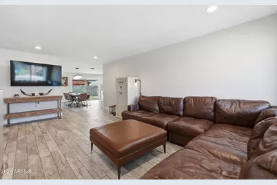 2745 W Libby Street, Phoenix, AZ 85053 - Photo 3