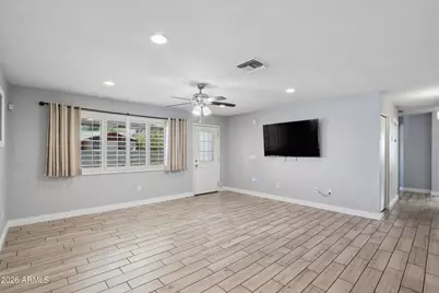 1017 E El Caminito Drive, Phoenix, AZ 85020 - Photo 11