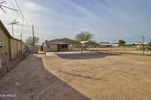 207 E 6th St, Eloy, AZ 85131 - Photo 3
