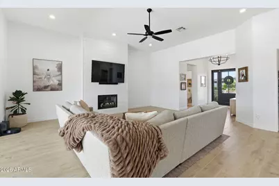 922 W Joyous Lane, San Tan Valley, AZ 85143 - Photo 11