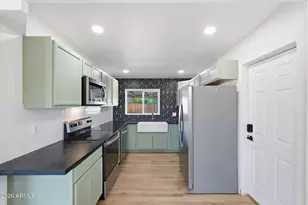 2230 W Cambridge Ave, Phoenix, AZ 85009 - Photo 11