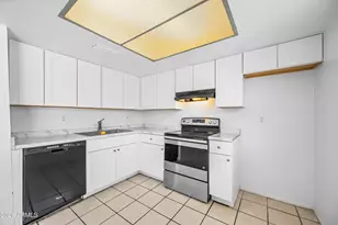 15601 N 27th St, Phoenix, AZ 85032 - Photo 7