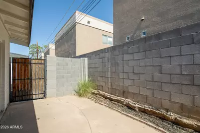 3141 N 37th St Street, Phoenix, AZ 85018 - Photo 3