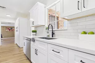 2759 W Lawrence Rd, Phoenix, AZ 85017 - Photo 9