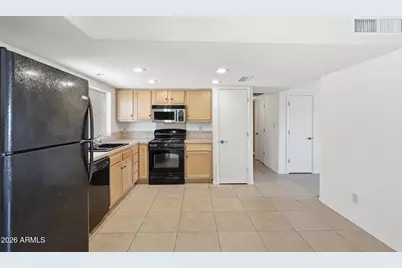 2302 E Waltann Lane, Phoenix, AZ 85022 - Photo 9