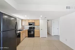 2302 E Waltann Ln, Phoenix, AZ 85022 - Photo 9