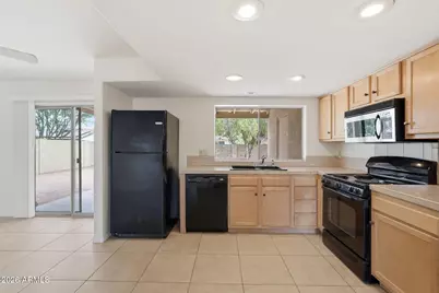 2302 E Waltann Lane, Phoenix, AZ 85022 - Photo 7