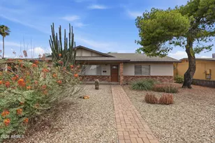 2302 E Waltann Ln, Phoenix, AZ 85022 - Photo 1