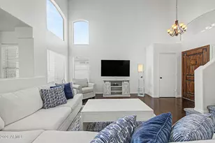 3910 E Rosemonte Dr, Phoenix, AZ 85050 - Photo 5