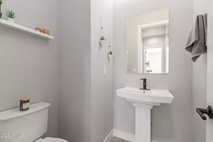 2827 E Robin Ln, Phoenix, AZ 85050 - Photo 21