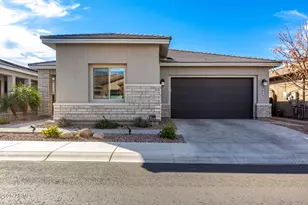 2827 E Robin Ln, Phoenix, AZ 85050 - Photo 1