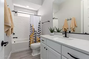 2827 E Robin Ln, Phoenix, AZ 85050 - Photo 29