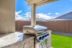 2827 E Robin Ln, Phoenix, AZ 85050 - Photo 37