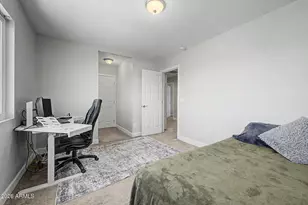 1018 E Odeum Ln, Phoenix, AZ 85040 - Photo 25