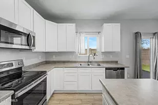 1018 E Odeum Ln, Phoenix, AZ 85040 - Photo 13