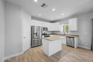 1018 E Odeum Ln, Phoenix, AZ 85040 - Photo 11