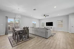 1018 E Odeum Ln, Phoenix, AZ 85040 - Photo 9