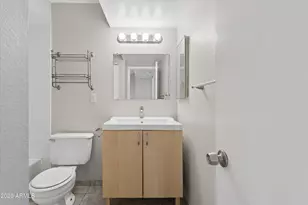 407 E Pecan Rd, Phoenix, AZ 85040 - Photo 17