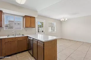 407 E Pecan Rd, Phoenix, AZ 85040 - Photo 11
