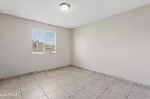 407 E Pecan Rd, Phoenix, AZ 85040 - Photo 15