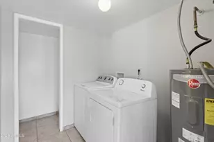 407 E Pecan Rd, Phoenix, AZ 85040 - Photo 21