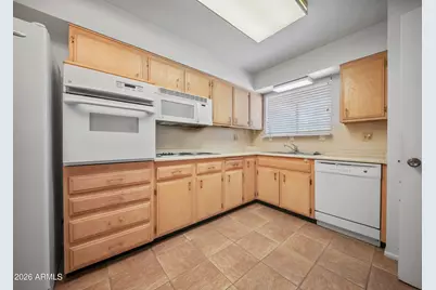 10727 W Saratoga Circle N, Sun City, AZ 85351 - Photo 9