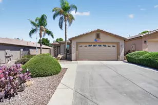 10798 W Chisholm Dr, Peoria, AZ 85373 - Photo 3