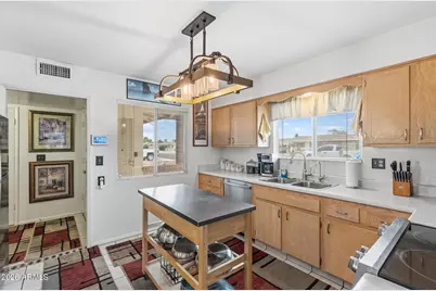 10624 W Clair Drive, Sun City, AZ 85351 - Photo 17