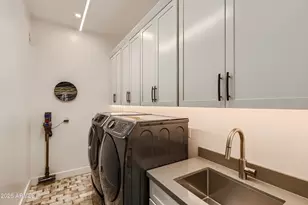 3427 N 42nd Pl, Phoenix, AZ 85018 - Photo 23