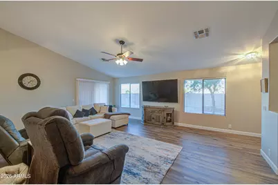 9917 N 94th Avenue, Peoria, AZ 85345 - Photo 7