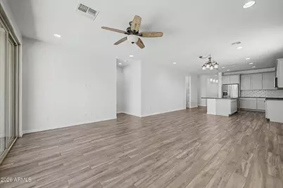 13329 W Lariat Lane, Peoria, AZ 85383 - Photo 11