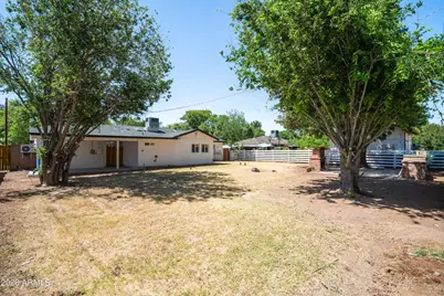 4028 E Edgemont Avenue, Phoenix, AZ 85008 - Photo 11