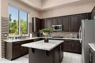 5241 E Hashknife Rd, Phoenix, AZ 85054 - Photo 13