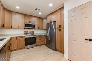 12222 N Paradise Vlg Pkwy S, Phoenix, AZ 85032 - Photo 9