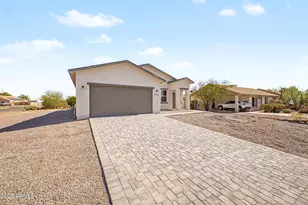 8769 W Reventon Dr, Arizona City, AZ 85123 - Photo 7