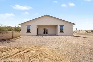 8769 W Reventon Dr, Arizona City, AZ 85123 - Photo 31