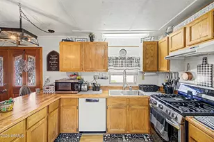 15844 N 66th Ave, Glendale, AZ 85306 - Photo 9