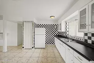5536 W La Reata Ave, Phoenix, AZ 85035 - Photo 11