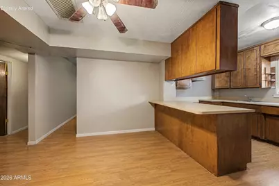 453 E Crescent Avenue, Mesa, AZ 85204 - Photo 5