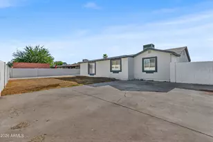 2216 N 68th Dr, Phoenix, AZ 85035 - Photo 31