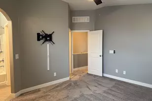 2725 E Mine Creek Rd, Phoenix, AZ 85024 - Photo 17