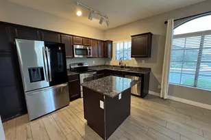 2725 E Mine Creek Rd, Phoenix, AZ 85024 - Photo 3